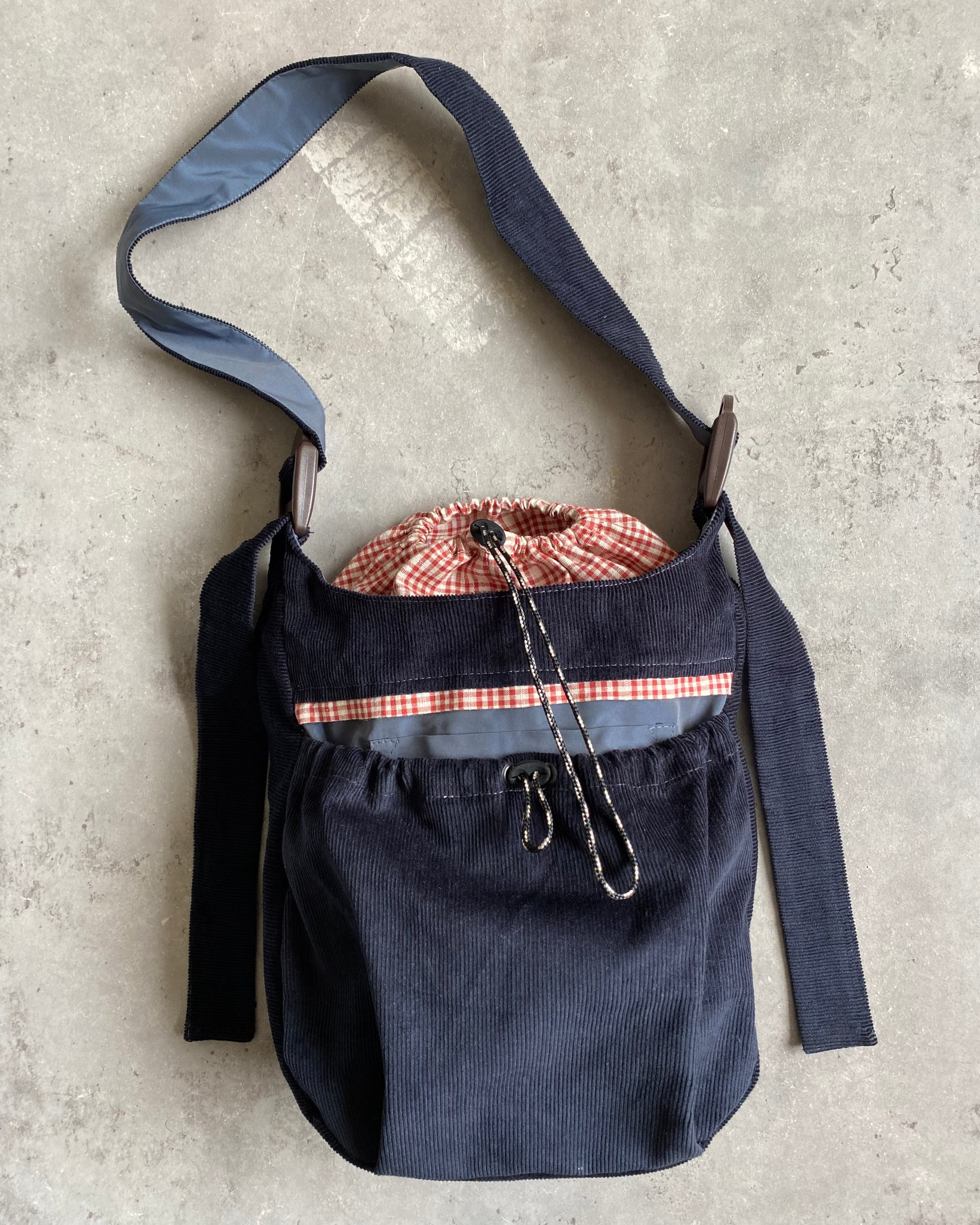 BAG DROP – This Uniform BAG DROP – This Uniform