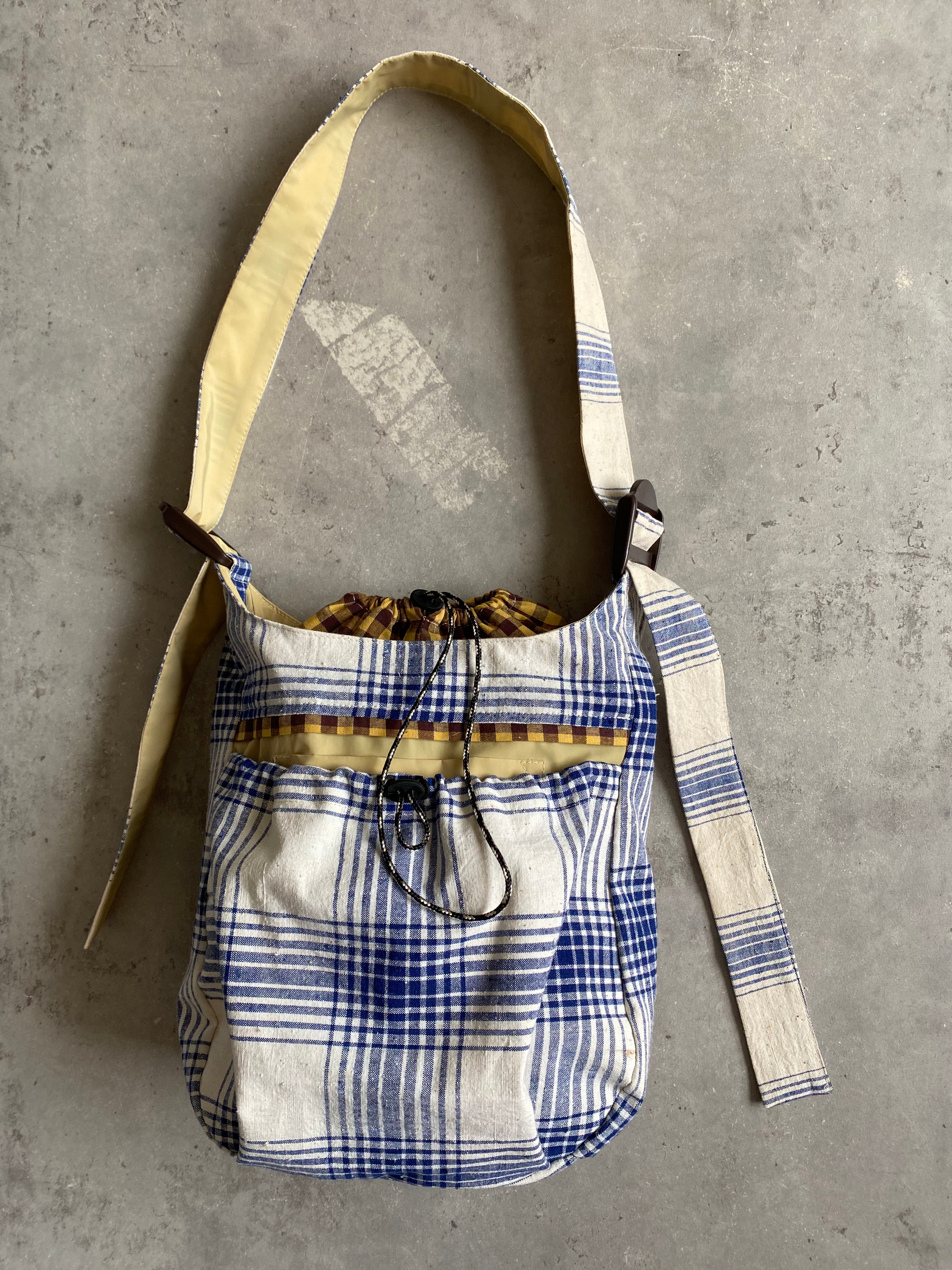 BAG DROP – This Uniform BAG DROP – This Uniform